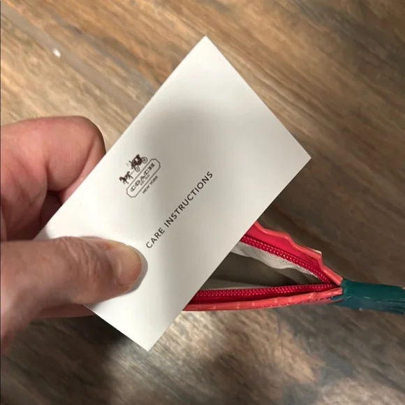 Pineapple-Shaped Pink and Blue Patent Coin Purse - Picture 3 of 6